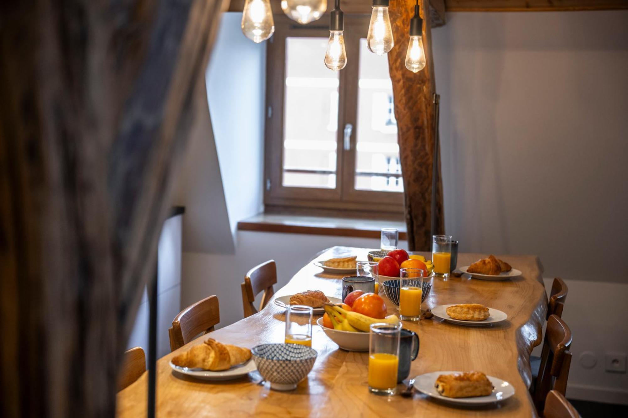 Superbe Loft - Situ Sur La Place Centrale Barcelonnette Exterior photo