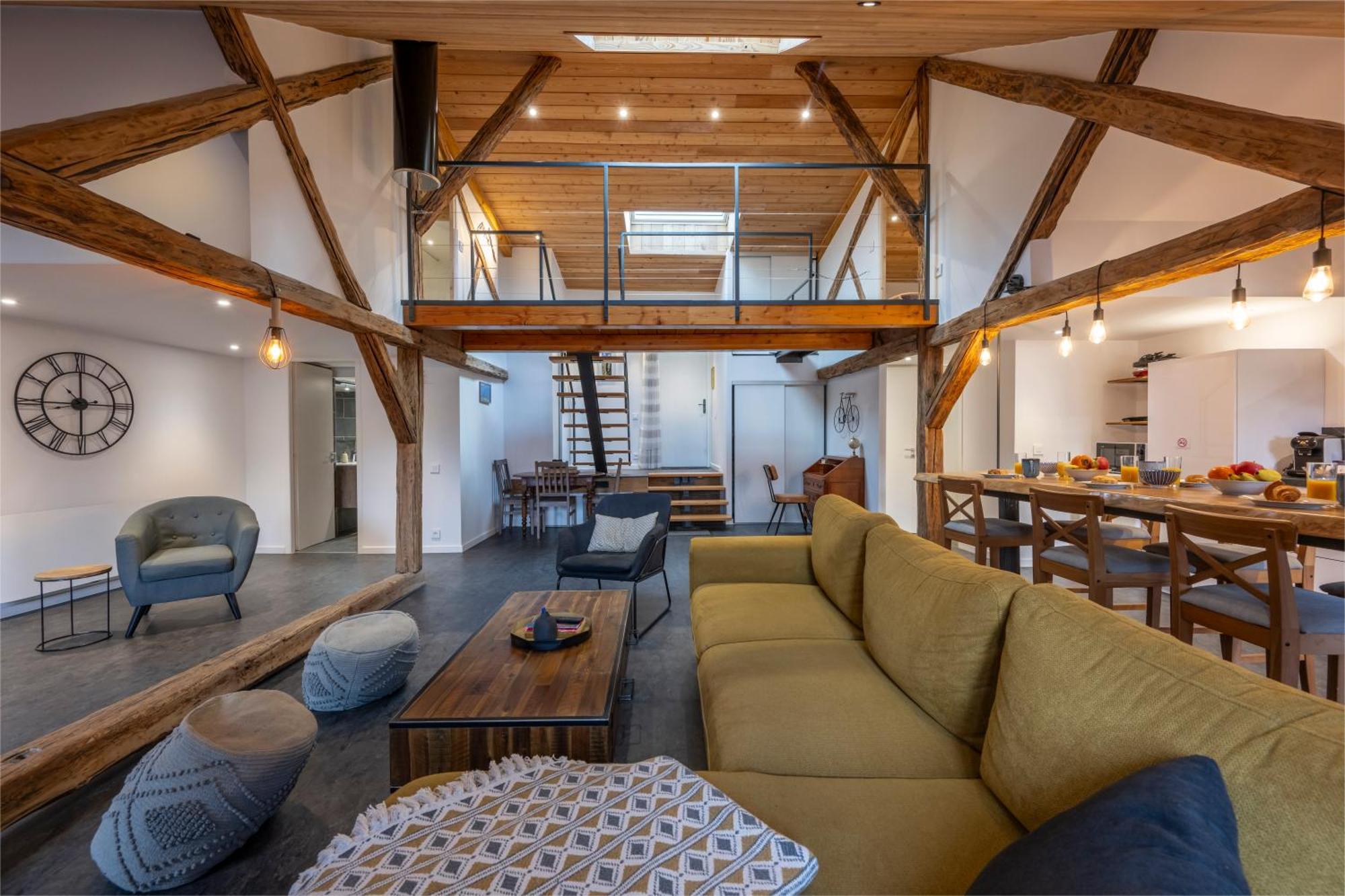 Superbe Loft - Situ Sur La Place Centrale Barcelonnette Exterior photo